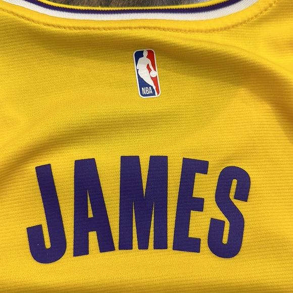 Kids Lakers Lebron James Jersey - Picture 5 of 5